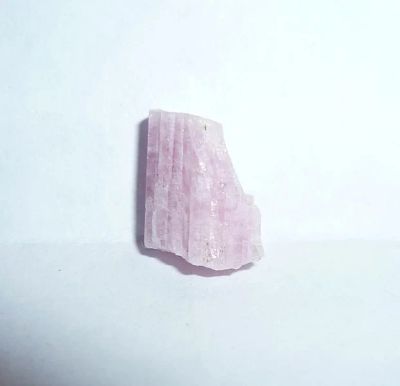 Лот: 8169627. Фото: 1. Турмалин розовый (рубеллит... Минералы и окаменелости