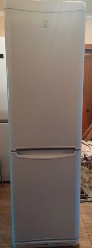 Лот: 17781646. Фото: 1. Холодильник indesit. Холодильники, морозильные камеры