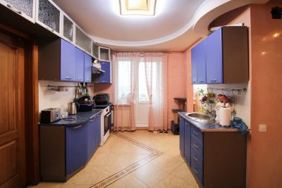 Лот: 25295058. Фото: 1. 5-комн. и более квартира , Красноярск... Квартиры, студии