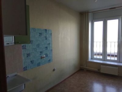Лот: 16099245. Фото: 1. Сдам 1-к квартиру 42 метра. Квартиры, студии