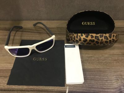 Лот: 13954232. Фото: 1. Очки Guess. Очки солнцезащитные