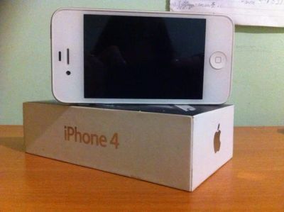 Лот: 6645139. Фото: 1. Продам IPhone 4 8 g. В идеальном... Смартфоны