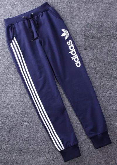 Лот: 7436448. Фото: 1. Штаны Adidas. Размер M. (297). Брюки, шорты