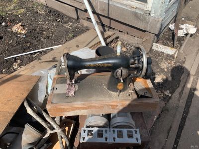 Лот: 17521452. Фото: 1. Швейная машинка ссср. Швейная, вязальная