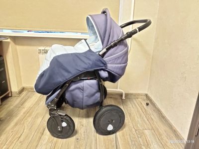 Лот: 21140683. Фото: 1. Коляска Zippy 3в1. Коляски