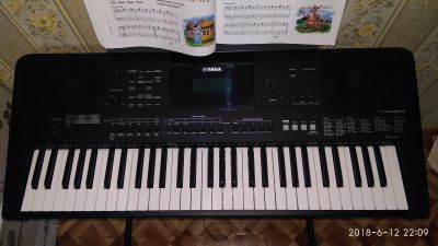 Лот: 11652668. Фото: 1. Синтезатор Yamaha PSR E-453. Клавишные