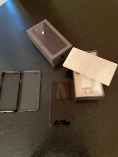 Лот: 18596250. Фото: 1. Телефон Iphone 8. Смартфоны