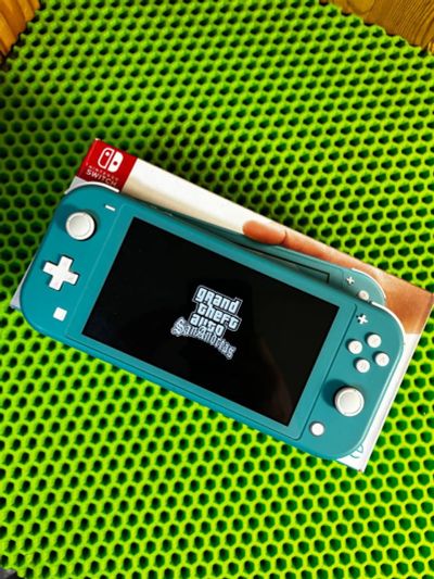 Лот: 25551607. Фото: 1. Портативная игровая консоль Nintendo... Игровые приставки, консоли
