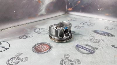 Лот: 23586458. Фото: 1. Поршень Jeep Grand Cherokee EHD... Двигатель и элементы двигателя