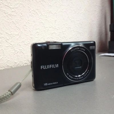Лот: 6811104. Фото: 1. Компактный фотоаппарат Fujifilm... Цифровые компактные