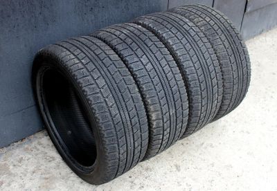 Лот: 4578559. Фото: 1. Зимняя резина 215 45 R17 TOYO... Шины