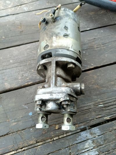 Лот: 25316686. Фото: 1. Масляный насос МН-1. Другое (автозапчасти)
