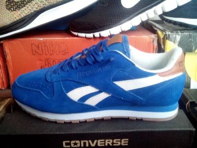 Лот: 7929973. Фото: 1. reebok classic. Кеды, кроссовки, слипоны