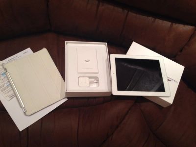 Лот: 3673418. Фото: 1. iPad 4 white 32Gb wi-fi + cellular... Планшеты