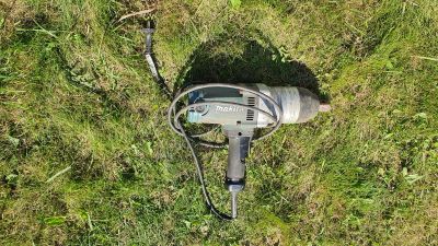 Лот: 18050033. Фото: 1. Гайковёрт Makita TW-1000. Электроинструмент