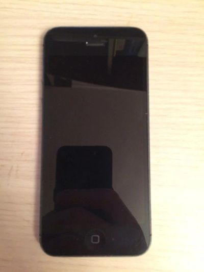 Лот: 7282272. Фото: 1. iPhone 5 64Gb шнурок. Смартфоны