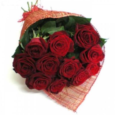 Лот: 6089653. Фото: 1. Букет из 11 красных роз, красиво... Свежие цветы