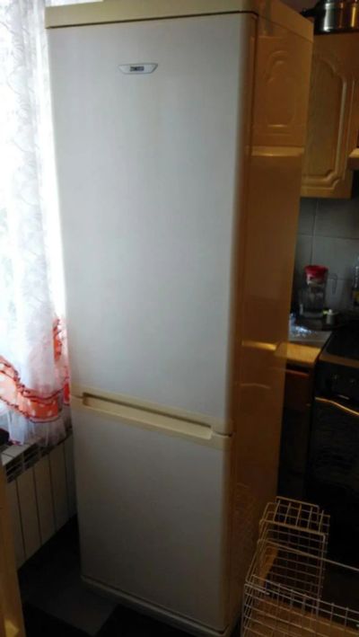 Лот: 7958128. Фото: 1. Холодильник Zanussi. Холодильники, морозильные камеры