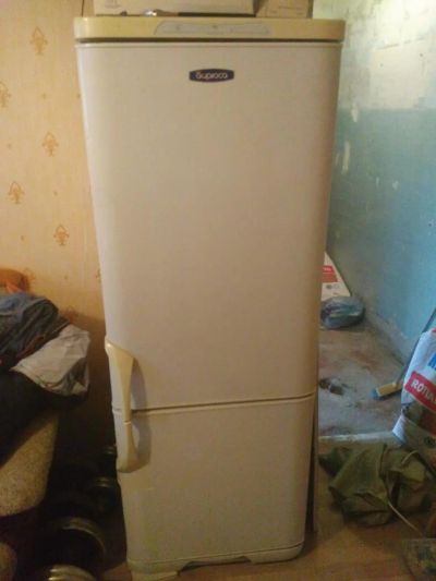 Лот: 11003789. Фото: 1. Холодильник двухкамерный Бирюса... Холодильники, морозильные камеры