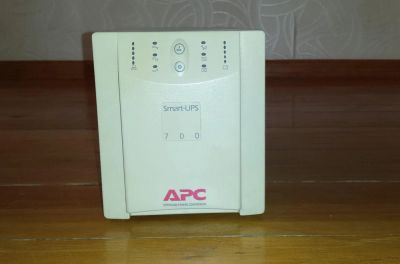 Лот: 6395350. Фото: 1. ИБП APC Smart-UPS 700. ИБП, аккумуляторы для ИБП