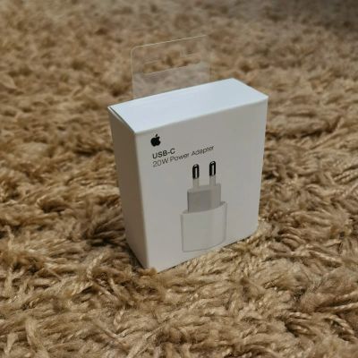 Лот: 19939928. Фото: 1. Блок питания Apple USB-C 20W. Зарядные устройства, блоки питания, адаптеры сетевые для смартфонов