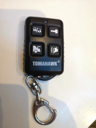 Лот: 15474851. Фото: 1. Брелок автосигнализация Tomahawk. Автомобильные сигнализации