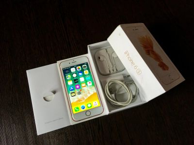 Лот: 11243761. Фото: 1. iPhone 6s rose gold 64gb. Смартфоны