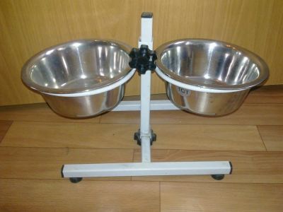 Лот: 3105631. Фото: 1. Миски для собак на кронштейне. Миски, лотки, наполнители