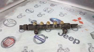 Лот: 23586508. Фото: 1. Топливная рейка Toyota Avensis... Топливная система