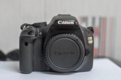 Лот: 6227997. Фото: 1. Canon 550d body + сумка. Цифровые зеркальные