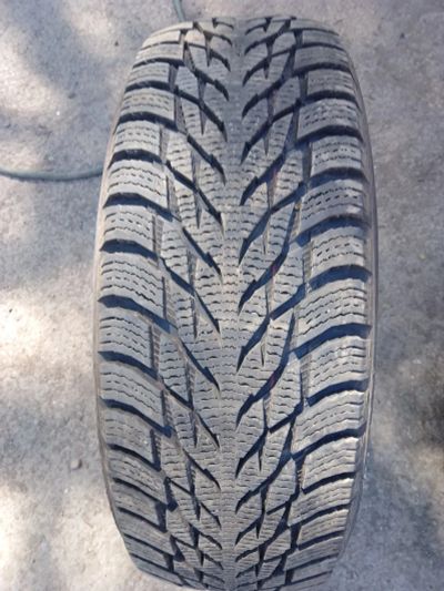 Лот: 22688288. Фото: 1. 1шт 195-65-15 Nokian Hakkapeliitta... Шины