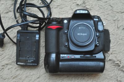 Лот: 14323352. Фото: 1. Nikon D300 предлагайте обмен. Цифровые зеркальные