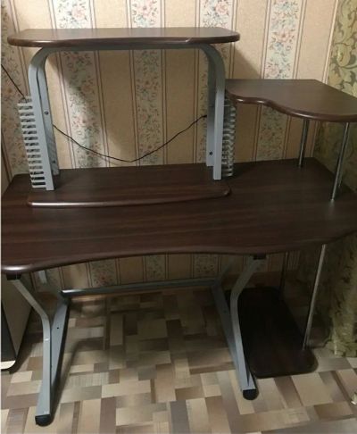Лот: 9816579. Фото: 1. Компьютерный стол. Компьютерные и письменные столы
