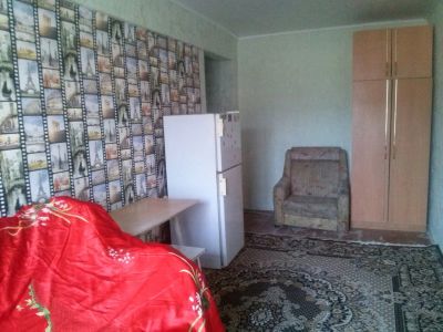 Лот: 9855808. Фото: 1. Сдам комнату в секционке на Воронова... Квартиры, студии