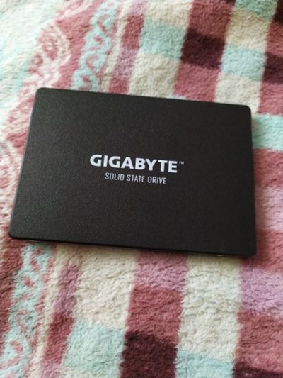 Лот: 21077585. Фото: 1. Gigabyte SSD 240Gb. SSD-накопители