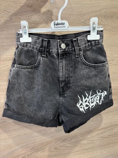 Лот: 25897586. Фото: 1. Шорты джинсовые на девочку 152см. Брюки, шорты, джинсы