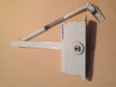 Лот: 5703152. Фото: 1. Дверной доводчик в отличном состоянии. Другое (садовый инструмент и инвентарь)