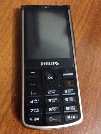 Лот: 4913759. Фото: 1. Philips Xenium Champion. Кнопочные мобильные телефоны