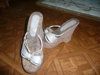 Лот: 1118682. Фото: 1. босоножки на пробковой платформе. Босоножки