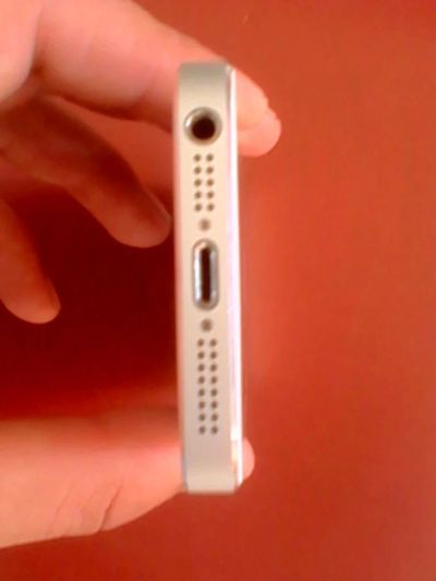 Лот: 4259655. Фото: 1. iPhone 5 белый на 16 Gb. Смартфоны