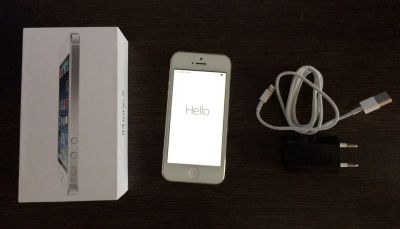 Лот: 11053307. Фото: 1. IPhone 5 32gb Silver + 10 чехлов. Смартфоны