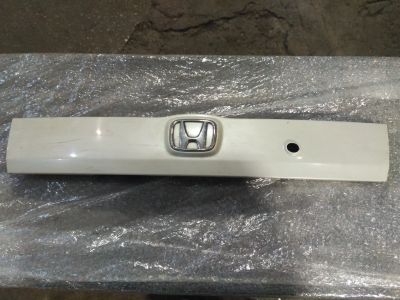 Лот: 14765032. Фото: 1. Планка багажника Honda Fit Gd1. Кузов