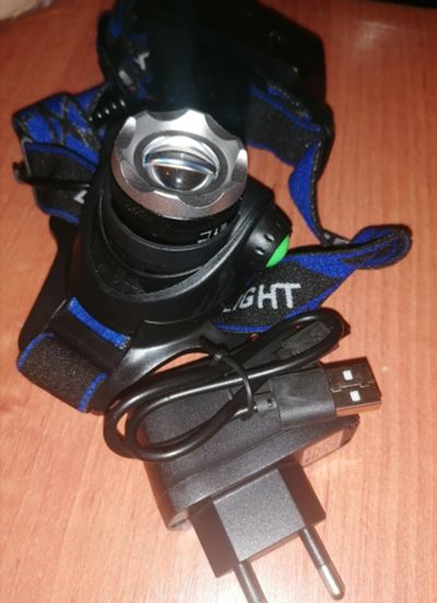 Лот: 17426532. Фото: 1. Налобный фонарь с Micro USB. Фонарики