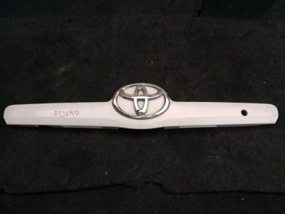 Лот: 21411105. Фото: 1. накладка крышки багажника Toyota... Двигатель и элементы двигателя