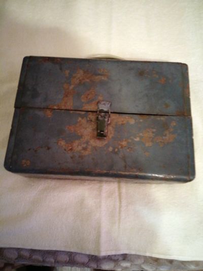 Лот: 19134302. Фото: 1. Железный ящик для инструментов... Кейсы, сумки для инструмента