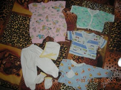 Лот: 653836. Фото: 1. Красивые костюмчки 0-3 мес одним... Другое (дети растут)