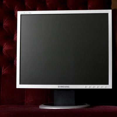 Лот: 3505078. Фото: 1. Samsung SyncMaster 740n. ЖК-мониторы