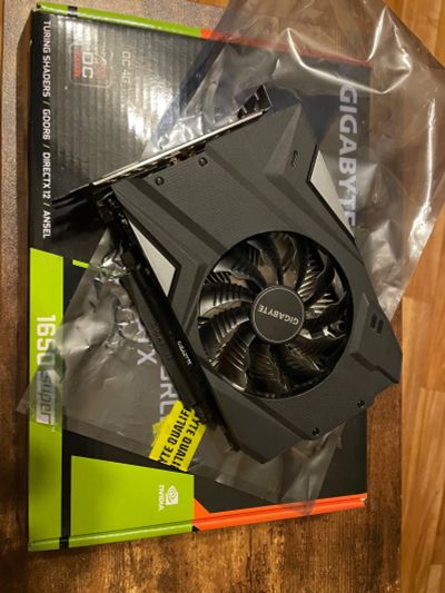 Лот: 19451060. Фото: 1. Видеокарта gigabyte 1650 super. Видеокарты