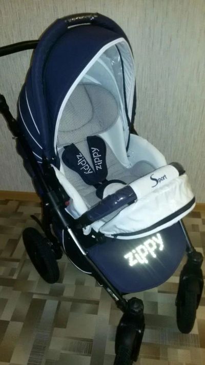 Лот: 10641115. Фото: 1. Детская коляска Zippy sport. Коляски