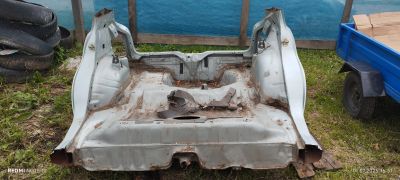 Лот: 25525984. Фото: 1. Задняя часть Nissan March K11. Двигатель и элементы двигателя